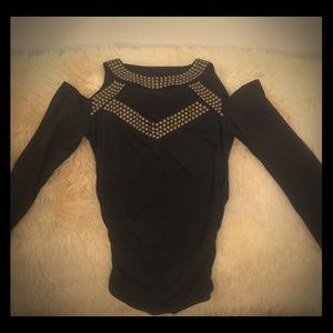 Sexy cold shoulder cutout chest top. Size small